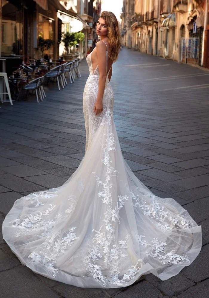 Customized 2026 Luxurious Mermaid 3D Lace Decal Women's Wedding Dress Sexy Deep V-Neck Backless Tight Corset Party Bride Dress