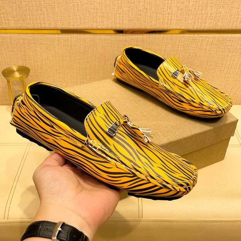 Fashion Men Yellow Tassels Moccasins Shoes Luxury Classic Youth Retro British Loafers Over Size 38-48 Male Wedding Groom Shoes