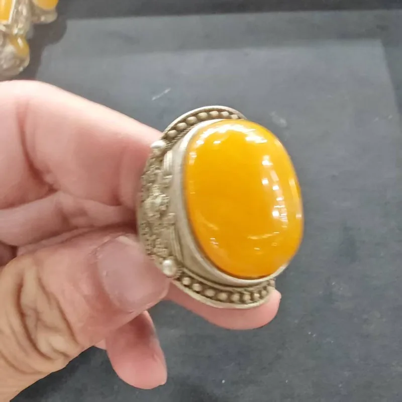 Unisex Vintage Ovaler Gelber Cabochon-Ring mit Antiker Metallperlenfassung, Verziert mit Geschnitzten Seiten, Boho Tribal Statement Fingerschmuck – Detail 5