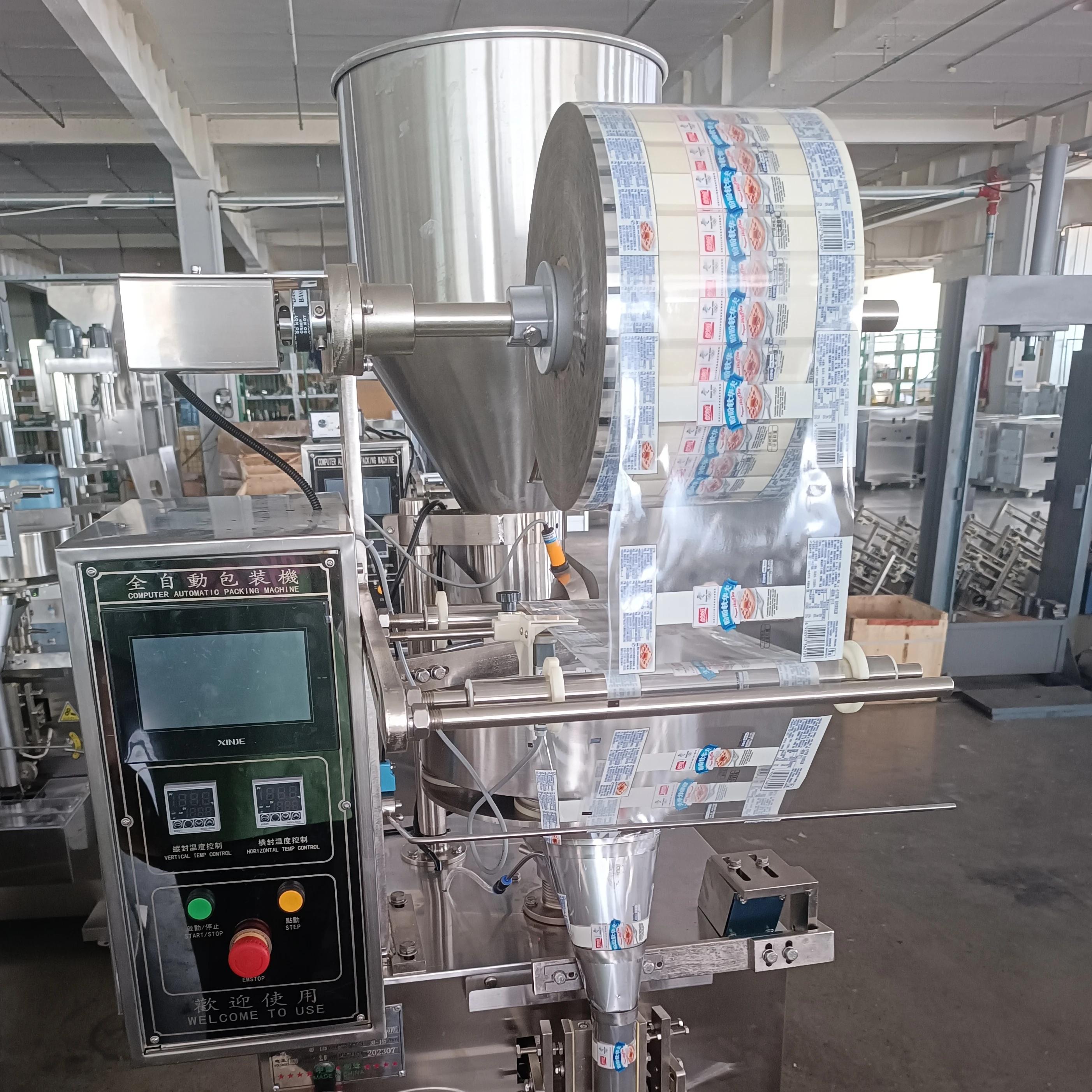 Máquina envasadora automática de sellado y sellado trasero de tres lados Sellado en la parte posterior