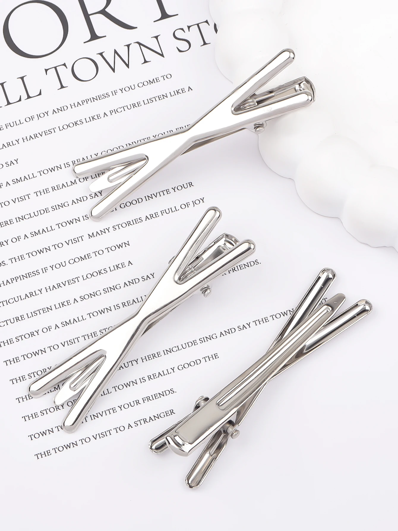 3PCS Y2K Hair Clip Metal Sweet Cool Bangs Hair Clip Makeup Hair Ornament X Hair Clip Simple Clip