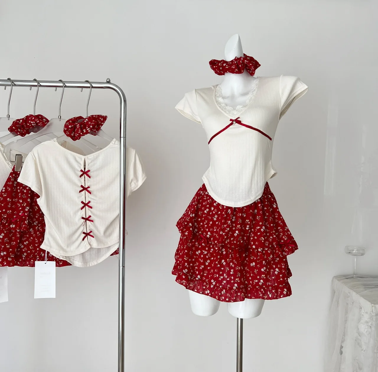 

2025 slimming spring and summer women's new style princess dress bow French suspender dress