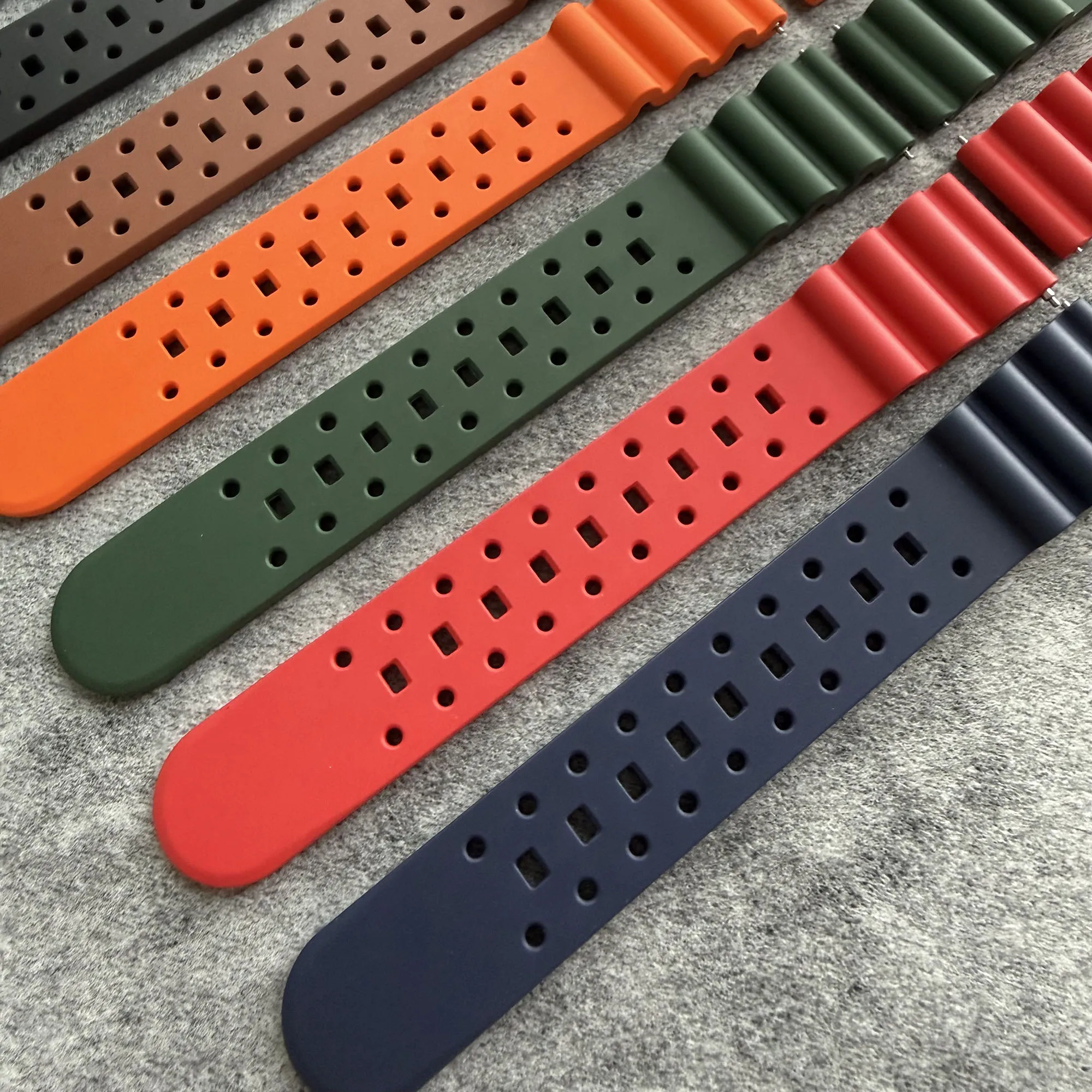 حزام ساعة من مطاط الفلور الممت - مراجعة Fkm Rubber Dive Watch Strap 20Mm وسعره