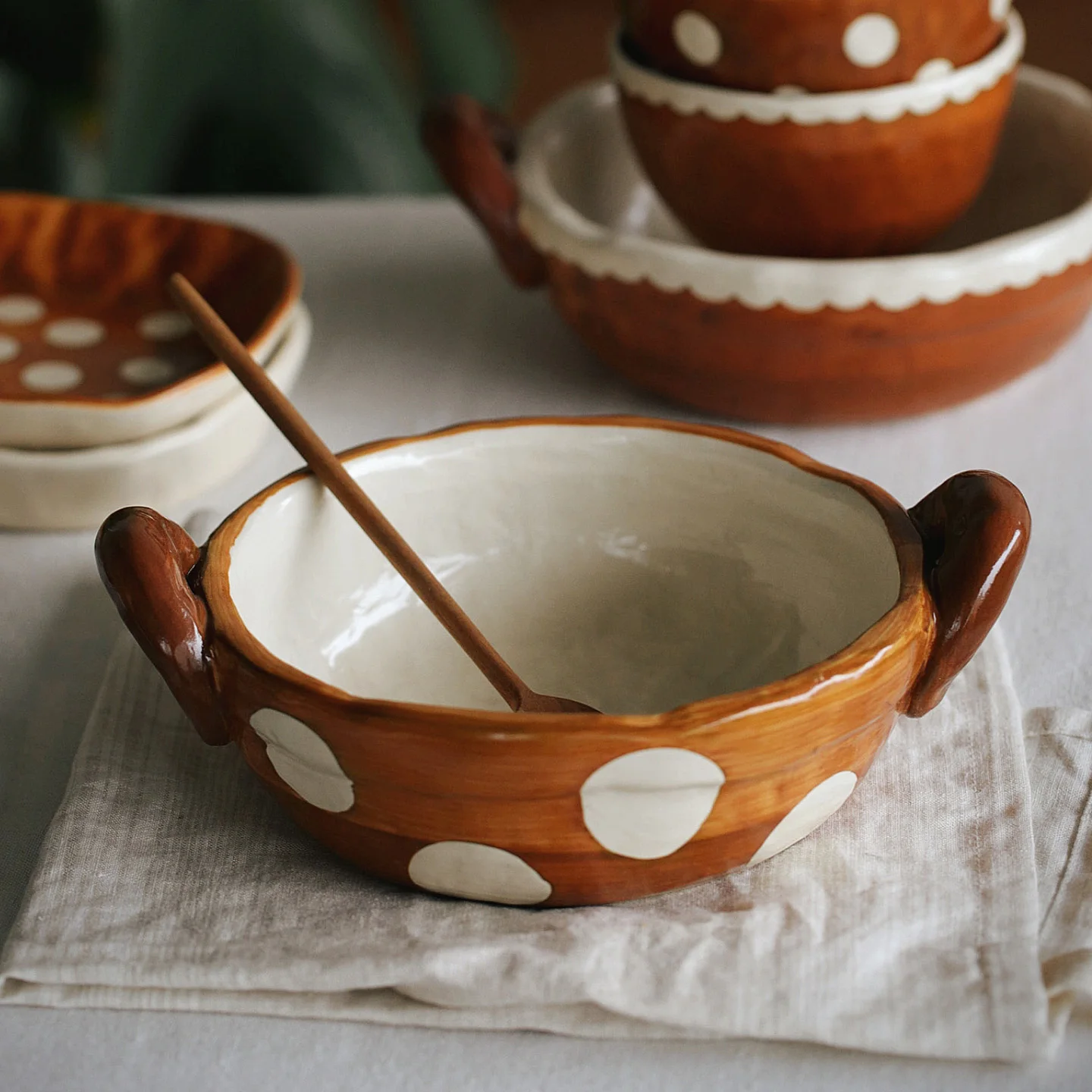 

Cute Hand-Painted Double-Eared Thiened Cr Sle Bowl Dining Utensils for One Person Salad Vegetable Fruit Cerc Bowl