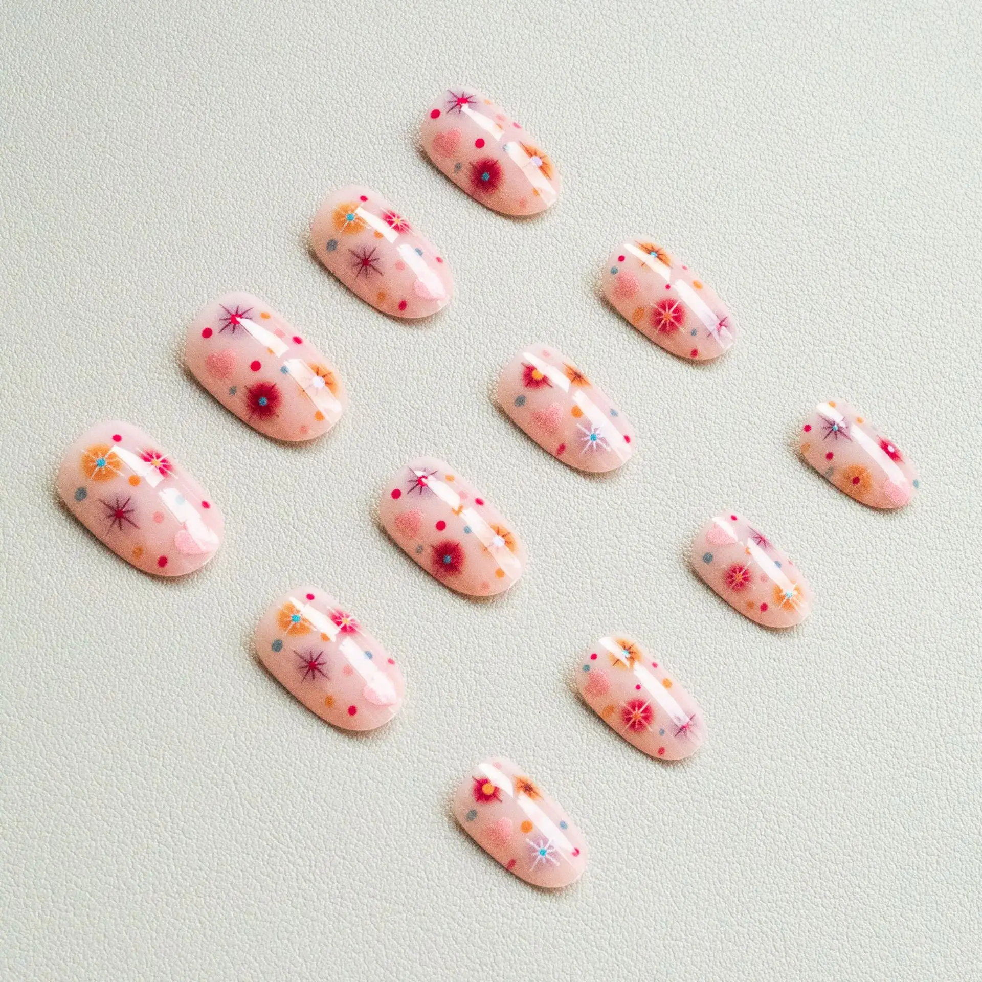 24PCS short almond Press On Nail Art Inspiration Low Saturation Base Color Childish Star Love design Sweet Cute False Nails 일본네일