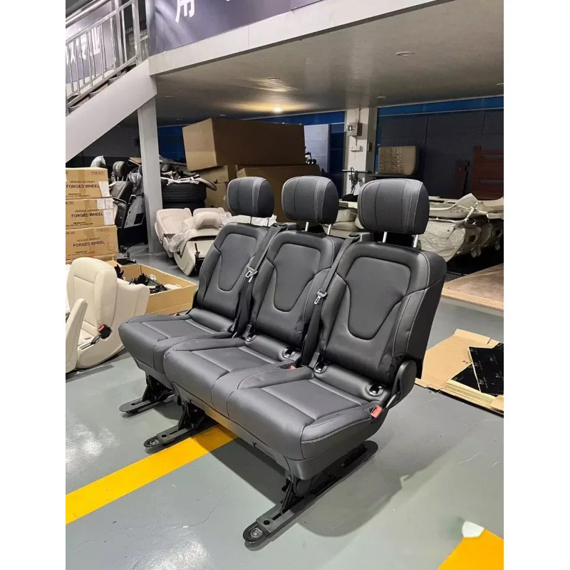 

Заводские бежевые кожаные сиденья для Mercedes-Benz V260/V-Class Sprinter Van, включая черные ремни безопасности и инструкцию по эксплуатации.