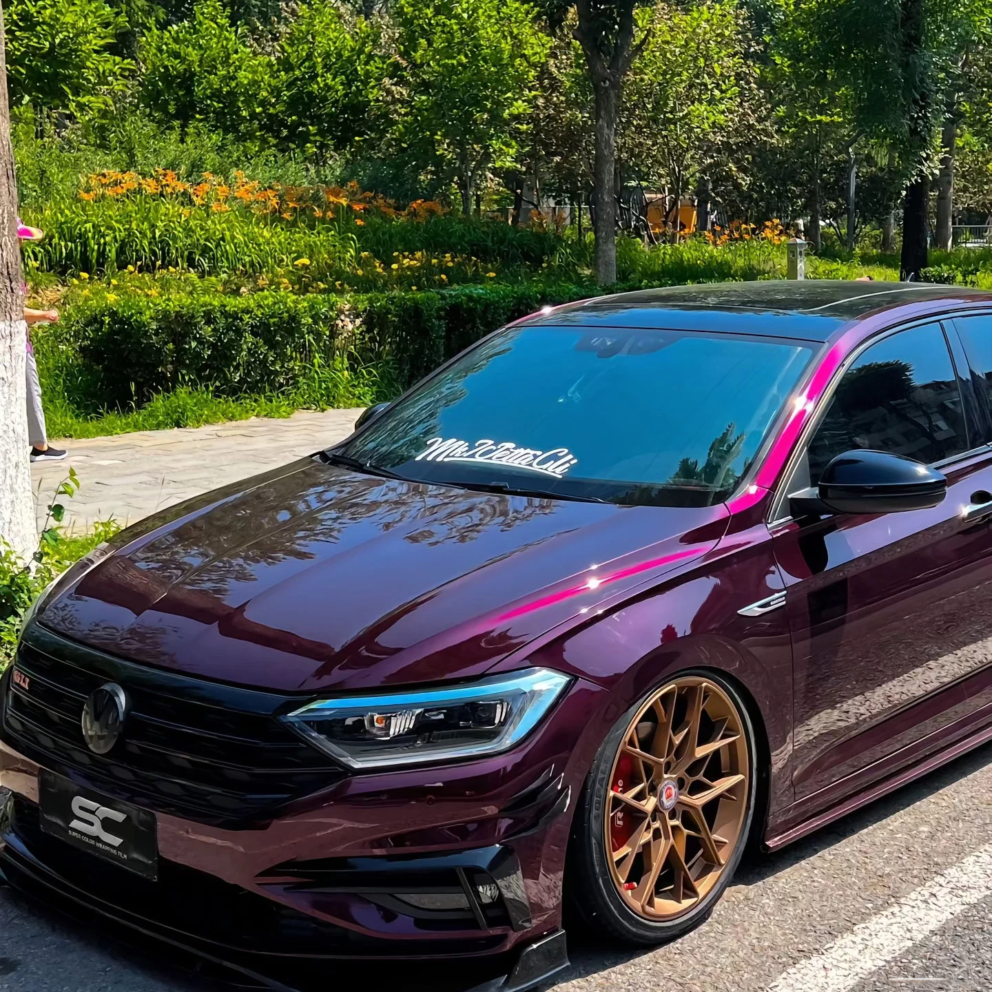 Glossy Metallic Red Stretchable Easy to Install Removable Premium PET Auto Vinyl Car Wrap Air Release Color Change