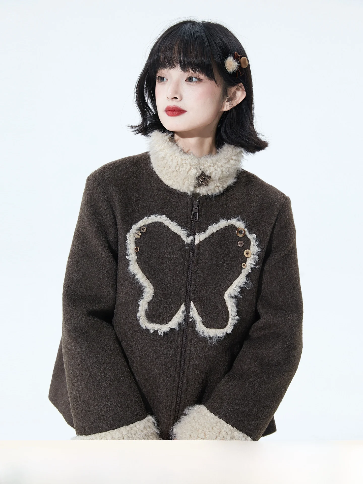 

Thiened Woolen Coat with Cotton Sandwich And Button Closure in Deep Brown Featuring Faux Fur Collar And Heart aped Button
