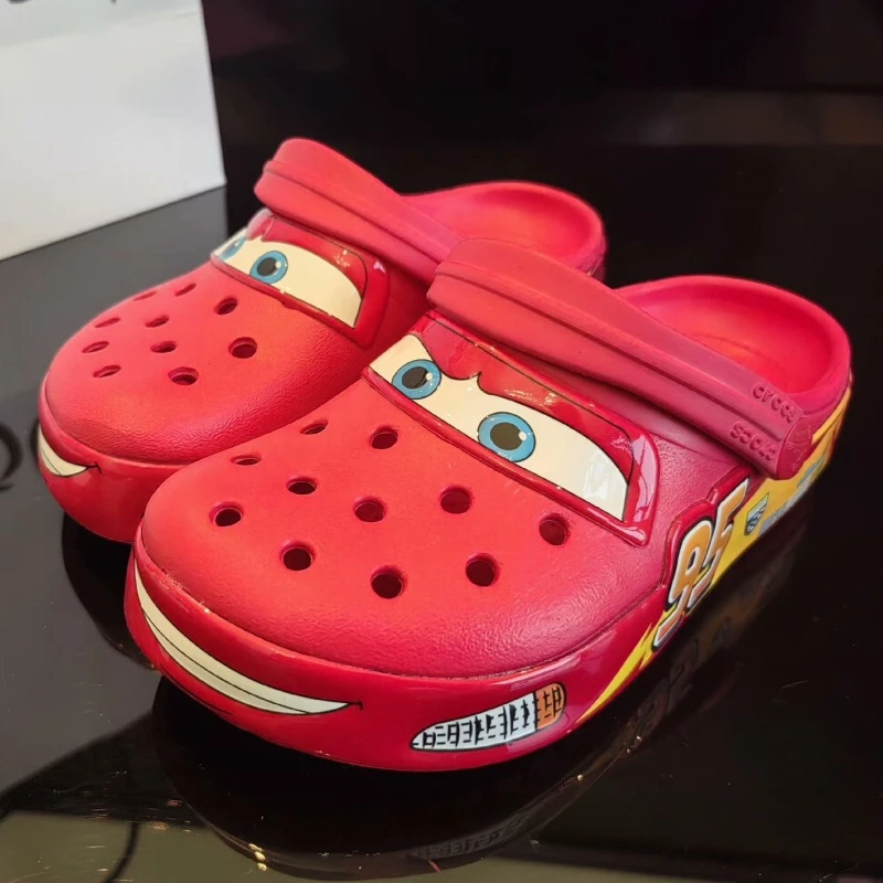 Disney Lightning Mcqueen Pixar Crocs мигающий свет уличные пляжные тапочки милый мультфильм аниме бассейн противоскользящие тапочки No 95 автомобили