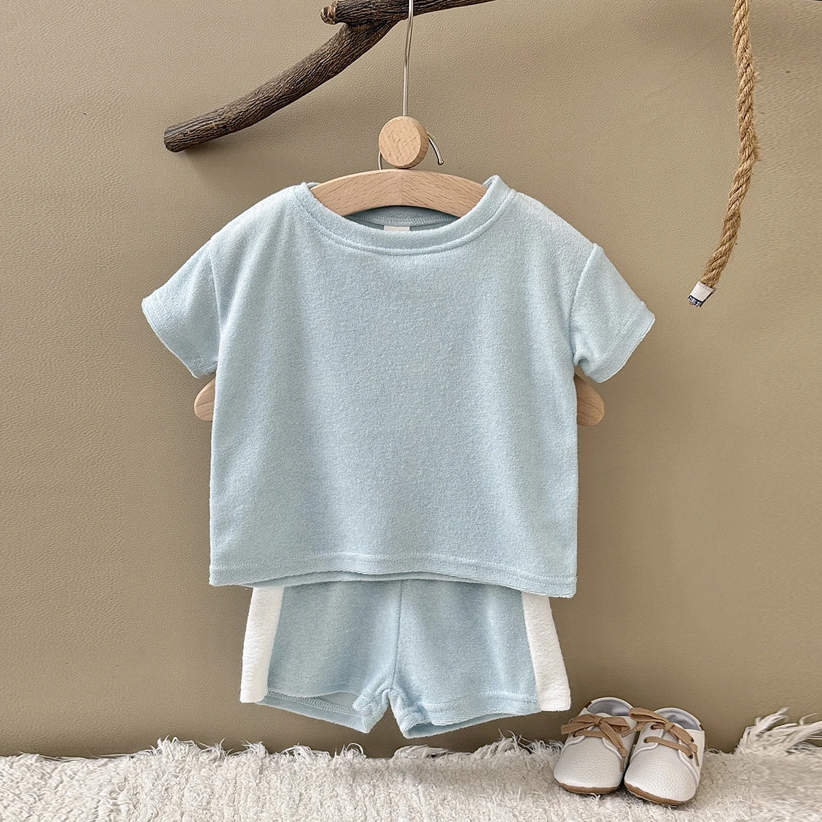 

Летний комплект для девочек: топ с коротким рукавом + шорты, комплекты одежды с коротким рукавом для мальчиков, подходят для малышей в возрасте от 0 до 3 лет.