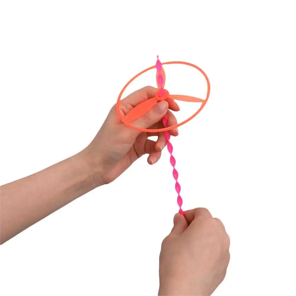 Hélicoptère libellule volant en plastique pour enfants, jouet OVNI avec poignée, jeux de sport en plein air, cadeaux pour enfants, document