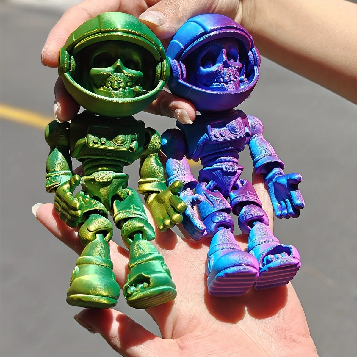 Articulated Skeleton Astronaut Figurines, 3D Printed, Movable Joints, Sliding Helmets, Space-Themed Collectibles, Ideal for Home