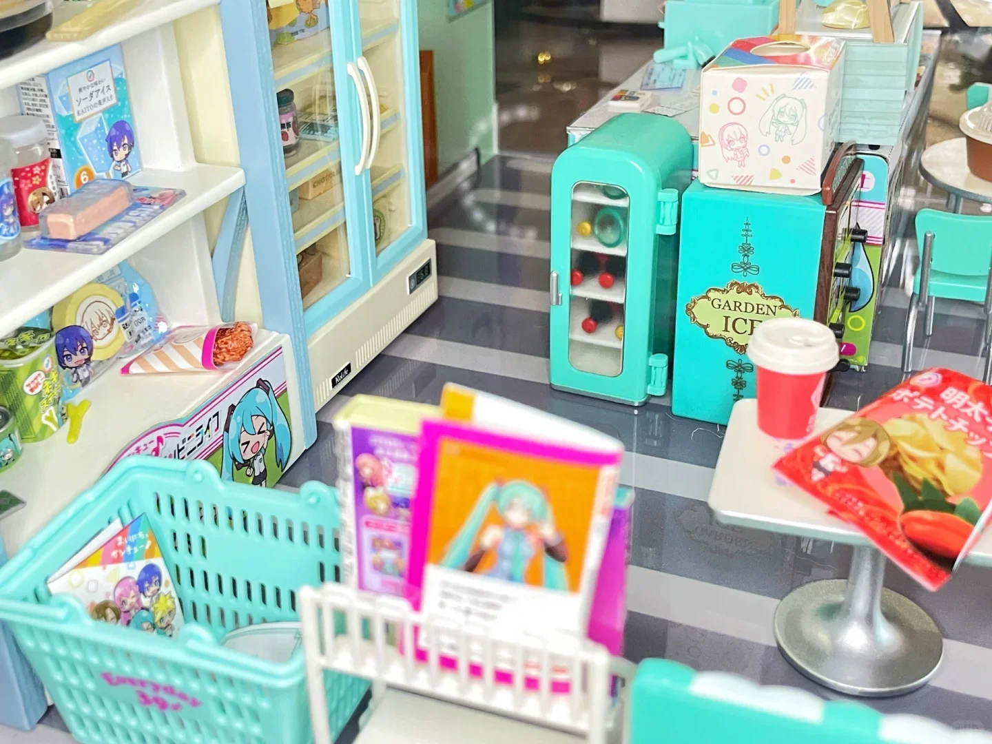 Re-Ment Genuine Hatsune Miku Blind Box Convenience Store Life Miniature Scene Model Trendy Toy Collection Action Model Gifts Toy