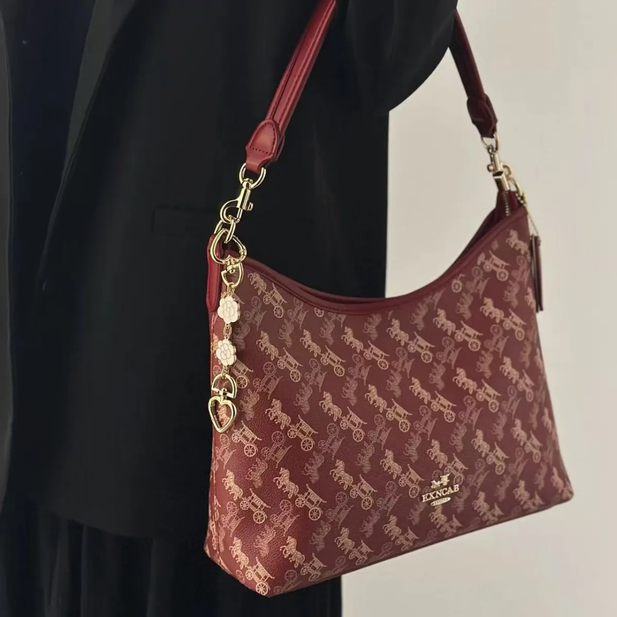 

Модные роскошные простые сумки для подгузников для женщин, элегантная шикарная сумка через плечо, минималистичная кожаная сумка для поездок на работу, однотонная, винтажная, классическая.