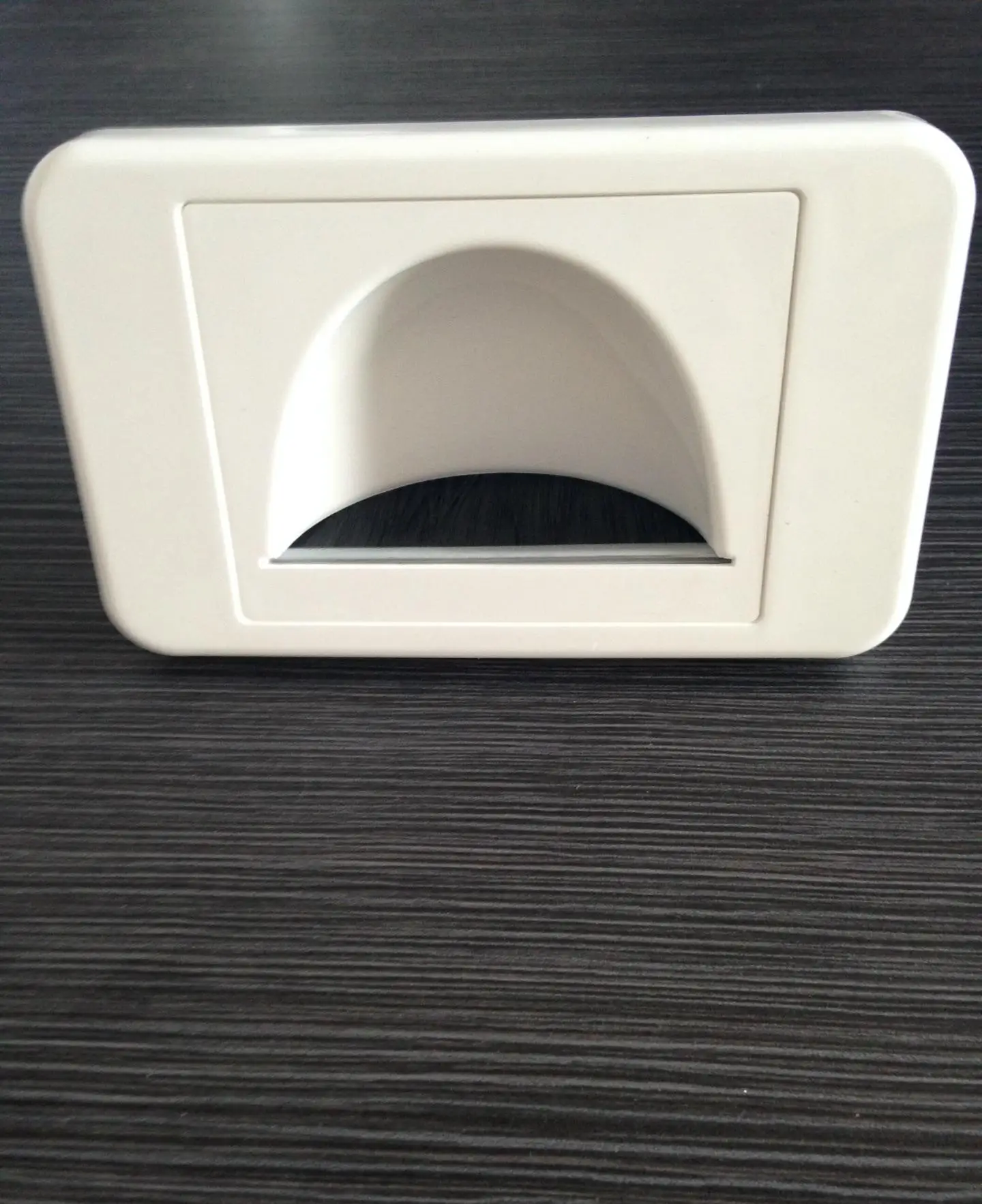 5PCS/LOT Brush Wall Plate Plastic  Brush Cable Wall Plate Port Insert Cover Outlet Mount Multimedia Panel Single two Ports