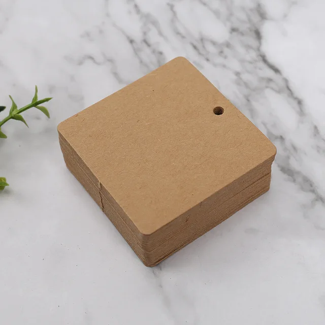 50szt 6x6cm Kwadratowe papierowe etykiety Kraft Odzież Odzież Buty Torby Zawieszka Karty podarunkowe Puste słowo Karta Ręcznie robione etykiety na mydło