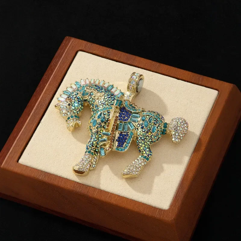 Medieval KF heavy industry enamel pony pendant European and American high quality color Czech diamond pony magnetic vintage