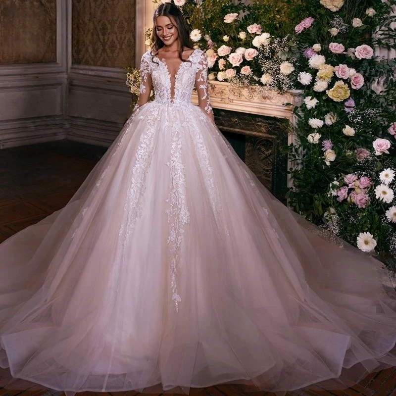 

Gorgeous Appliques Chapel Train Ball Gown Wedding Dress 2023 Romantic V-Neck Beading Long Sleeves Princess Bridal Gown