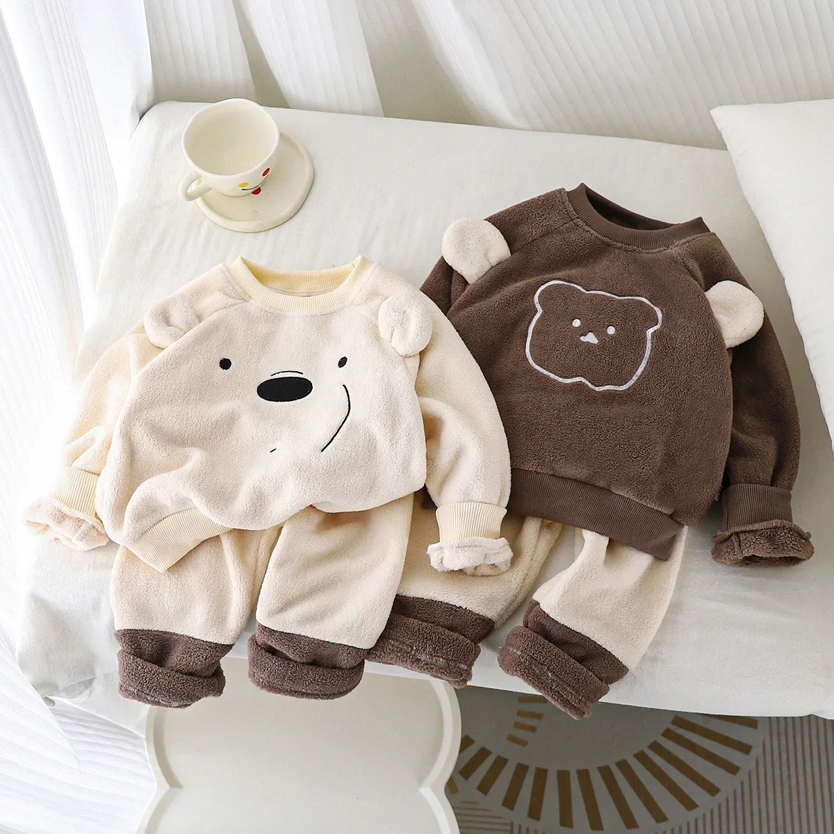 

New 2024 Autumn Winter Kids Thicken Warm Fleece Pajamas Baby Boys Girls Cute Cartoon Bear O-neck Pullover Clothing Sets Pyjamas