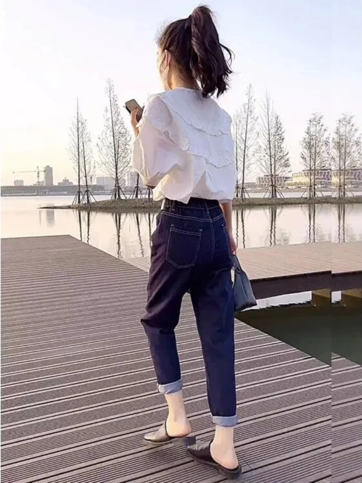 

Белая рубашка и джинсы с высокой талией (длиной 7/8), комплект из двух предметов, летний уличный стиль, повседневный модный женский костюм в стиле «маленький аромат»