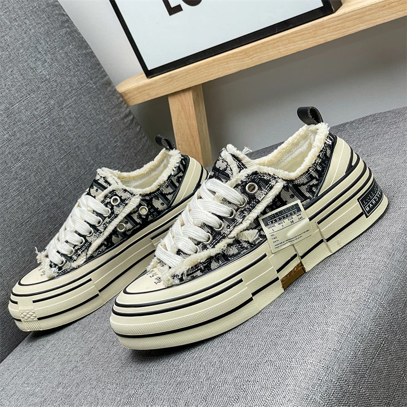 

Versatile design trendy shoes for couples with thick soles, raised canvas casual shoes, anti slip and breathable board shoes