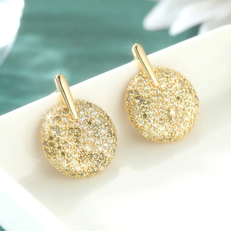 Klassische Eingelegte Weiße CZ Hängeohrringe für Damen Trendige Goldfarbene Geometrische Alltags- und Partyschmuck Jubiläumsgeschenk