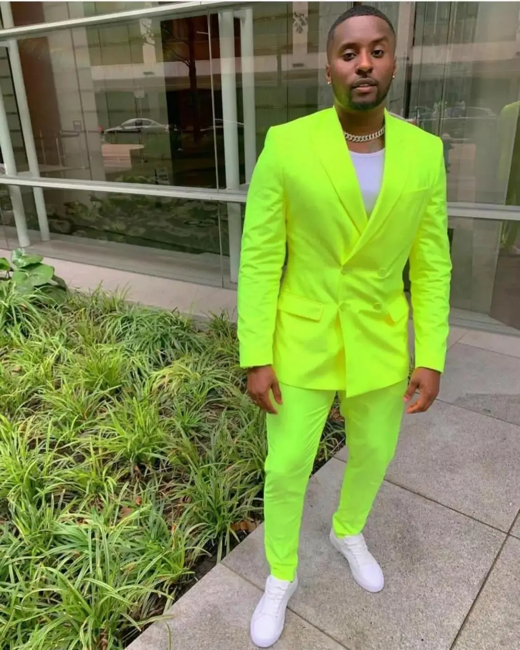 2023 Fluorescent Green Men Suits Tuxedo Groom Wear Wedding Costume Homme 2PCS Peak Lapel Slim Fit Terno Masculino(Blazer+Pants)
