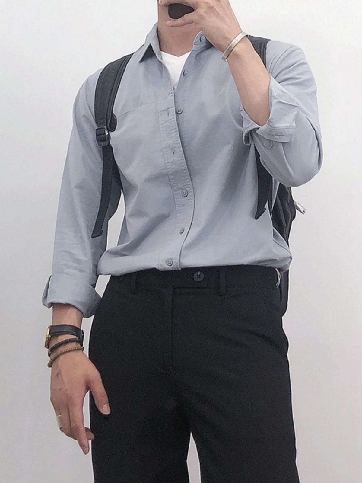 

Свободная повседневная мужская рубашка с длинным рукавом, весна-осень, новая модель, корейский стиль, однотонная, простая, универсальная, на все сезоны, белая рубашка