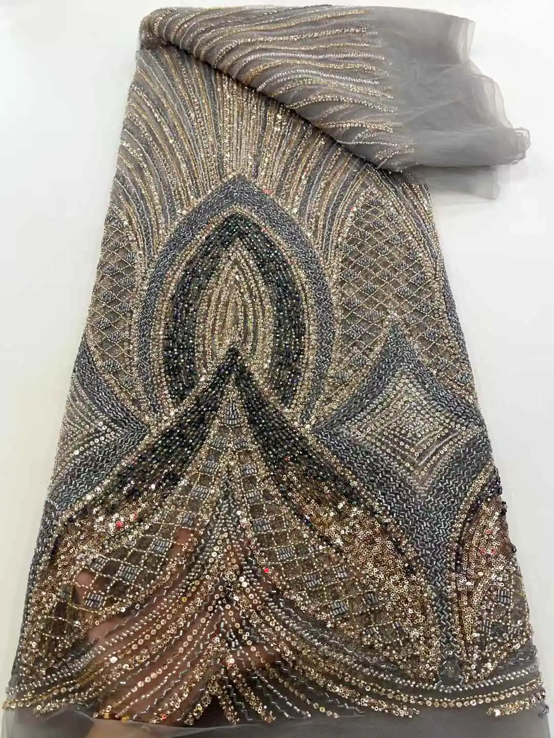 2025 새로운 아프리카 프랑스어 나이지리아 하이 엔드 레이스 원단 비즈 장식 조각 메쉬 자수 웨딩 파티 신부 봉제 드레스