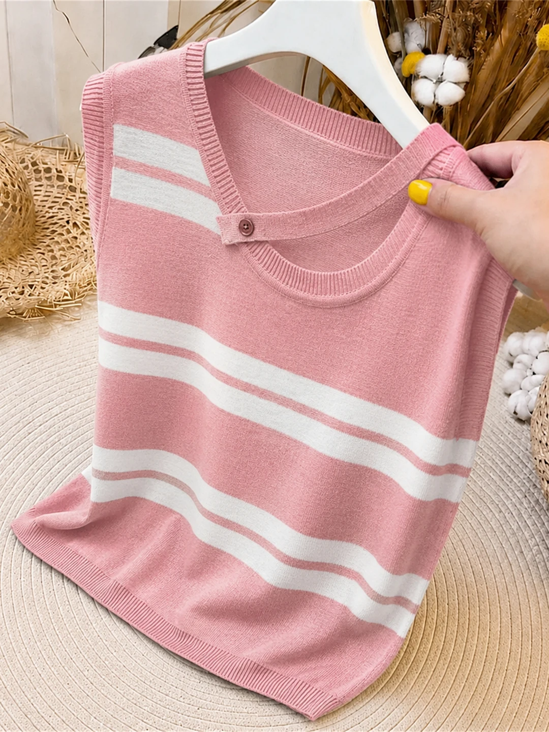 

Korean Style Ice Silk Knitted Top Color Block Casual Summer Shirt Anti-Aging Unique Fashionable Daily Wear Short Sleeve round...
