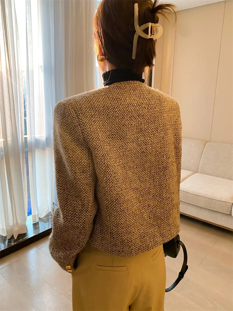 سترة تويد مقصوصة كلاسيكية للسيدات سترة قصيرة أنيقة للخريف كورية واحدة الصدر تناسب كل مباراة ملابس خارجية أنيقة غير رسمية