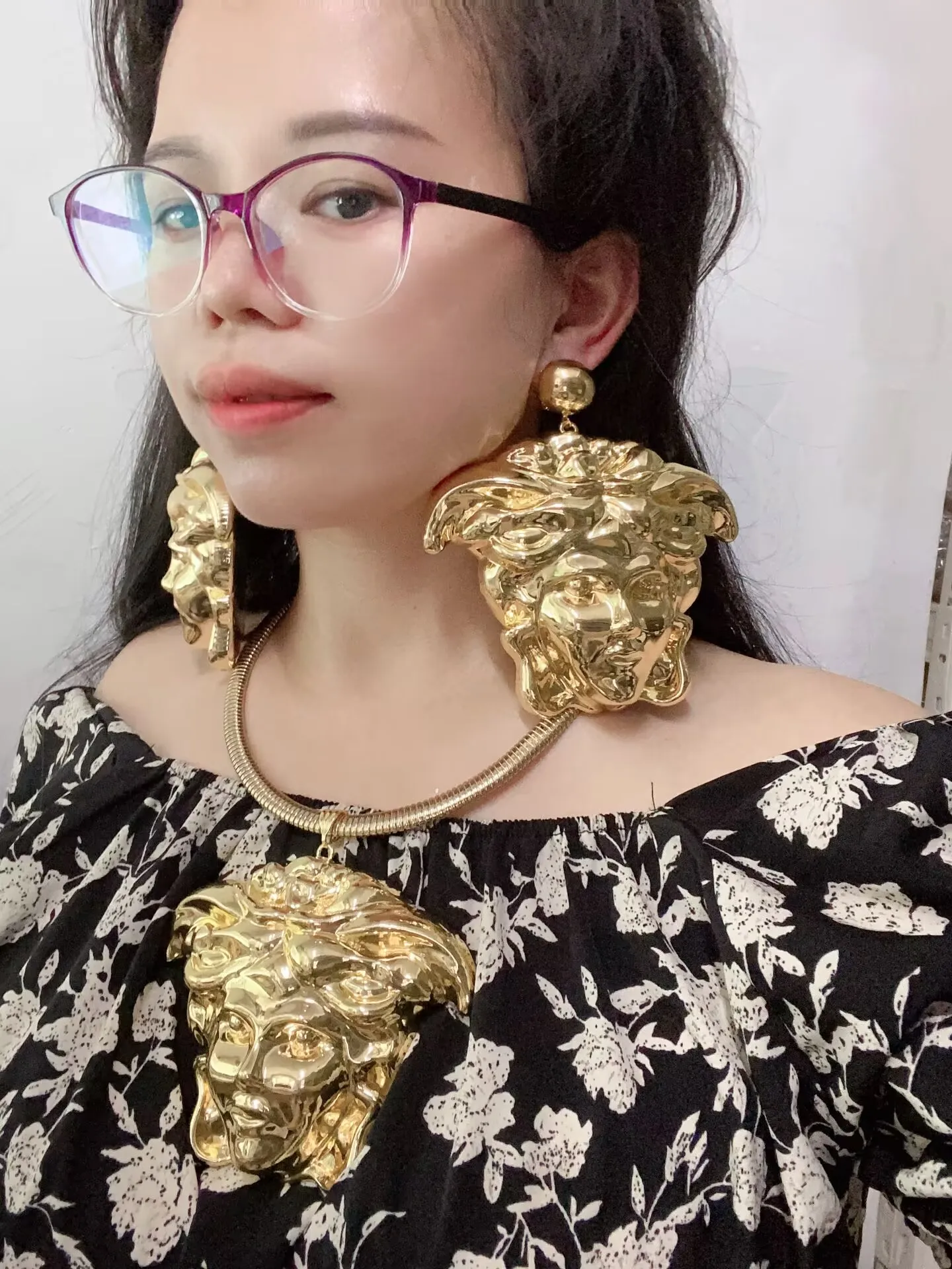

Yulaili Large Lightweight Gold Plated Fashion Jewelry Set Affordable Necklace Bold Earrings for Women Party Banquet Accessories