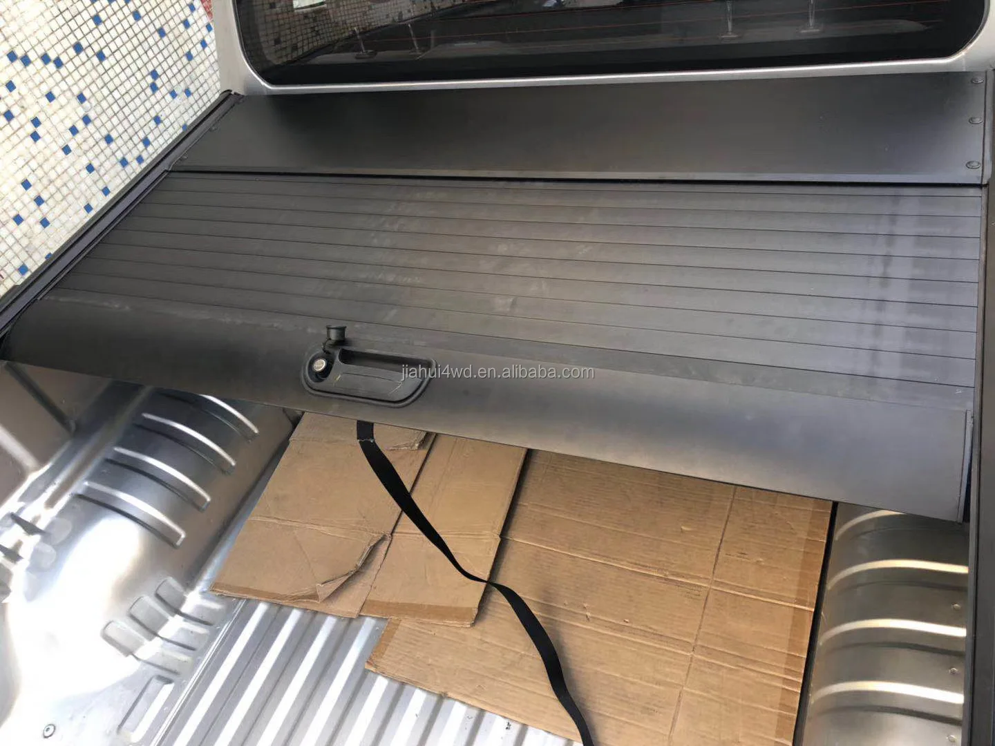 

Tonneau Cover Waterproof Outdoor Manual Roller Shutter for Toyota Hilux Revo Rocco 2015-2023 Extra Cabs