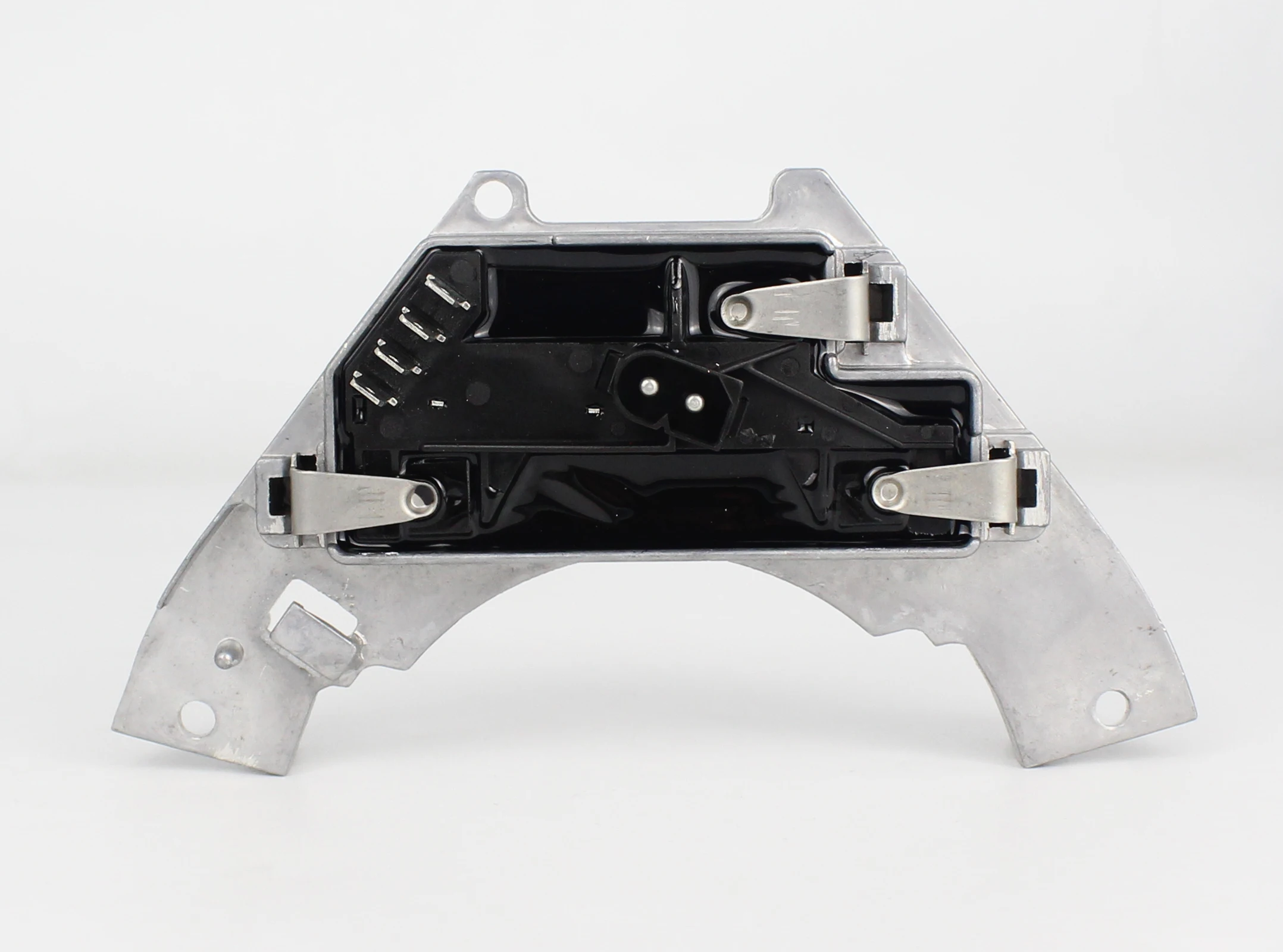 

Переключатель вентилятора отопления подходит для PEUGEOT CITROEN FIAT 806 OEM: 6441F7, 9140010334, 9790339680