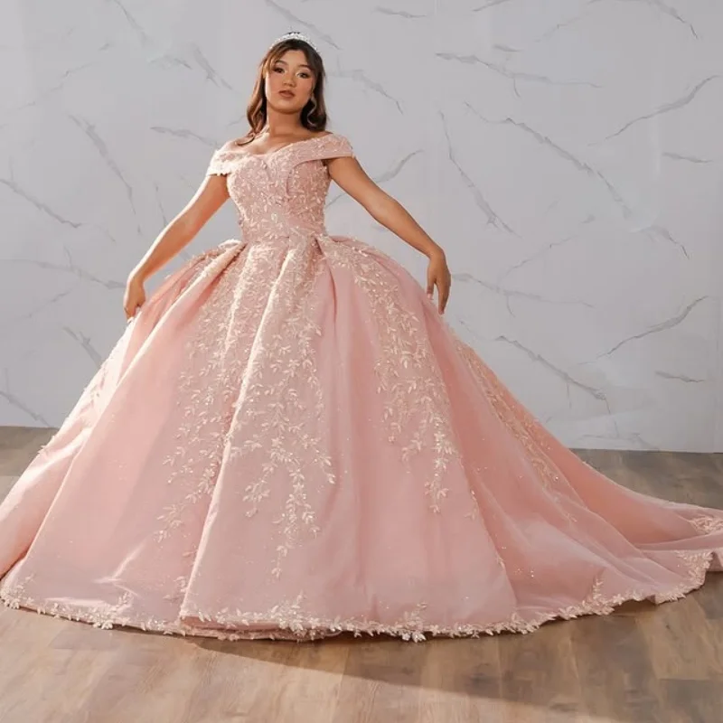맞춤형 반짝 이는 핑크 Quinceanera 드레스 오프 숄더 Tull 비즈 아플리케 레이스 프릴 Vestido De 15 Quinceanera