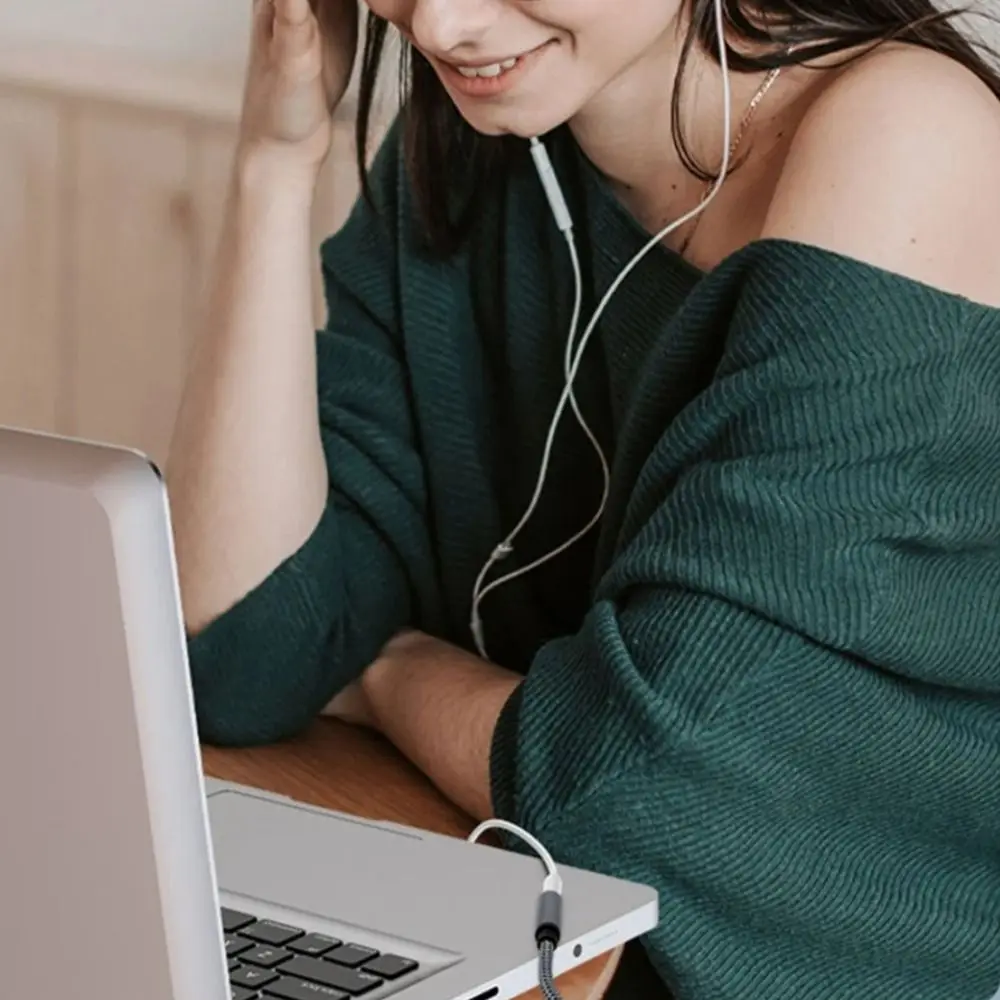 

USB To 3.5mm Headphone Adapter High Fidelity Audio Earphone Adapter Portable HIFI Wired Headset Converter For Headphones/Phone