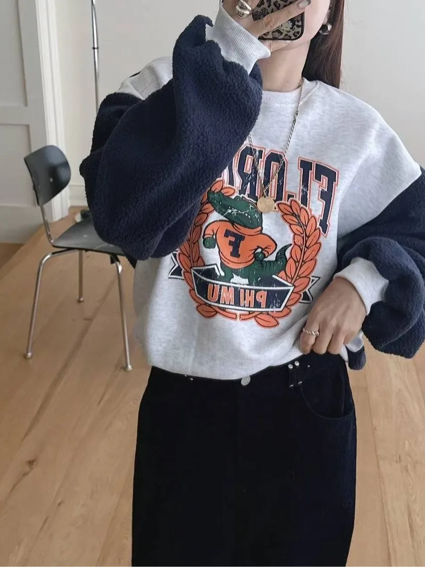 Felpa con cappuccio calda e casual con stampa di lettere dei cartoni animati da donna autunno inverno maglione allentato abbinato testa sopra il cuore coreano Sle