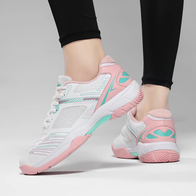 Badminton Shoes Women Lightweight Anti-slip Low-top Outdoor Sports Women Shoes Wear-resistant Comfort Casual Running Shoes Women