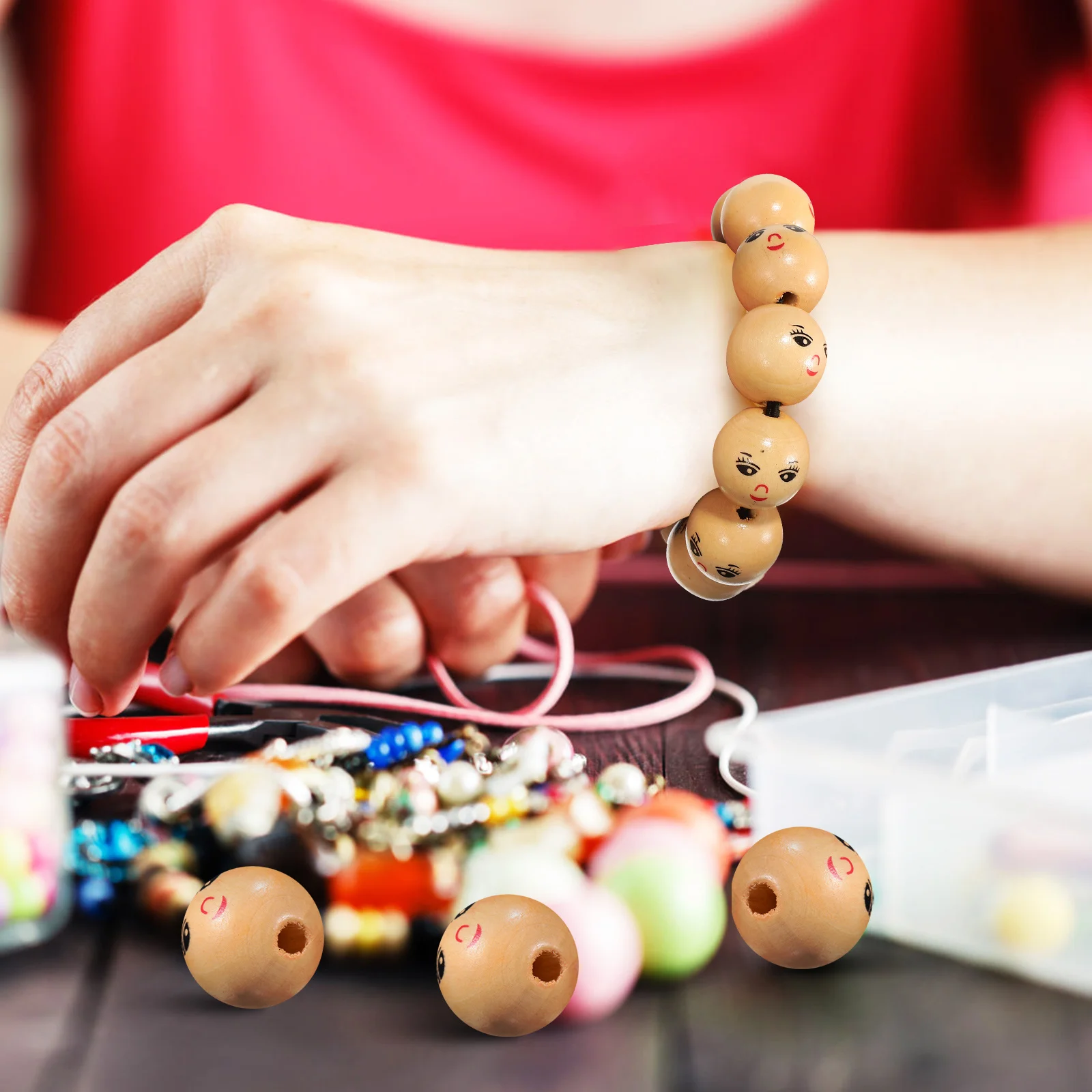 

100pcs Wooden With Smile Faces Natural Craft Beads Diy Decorative Jewelry Making Large Quantity Smooth Surface Creative Loose