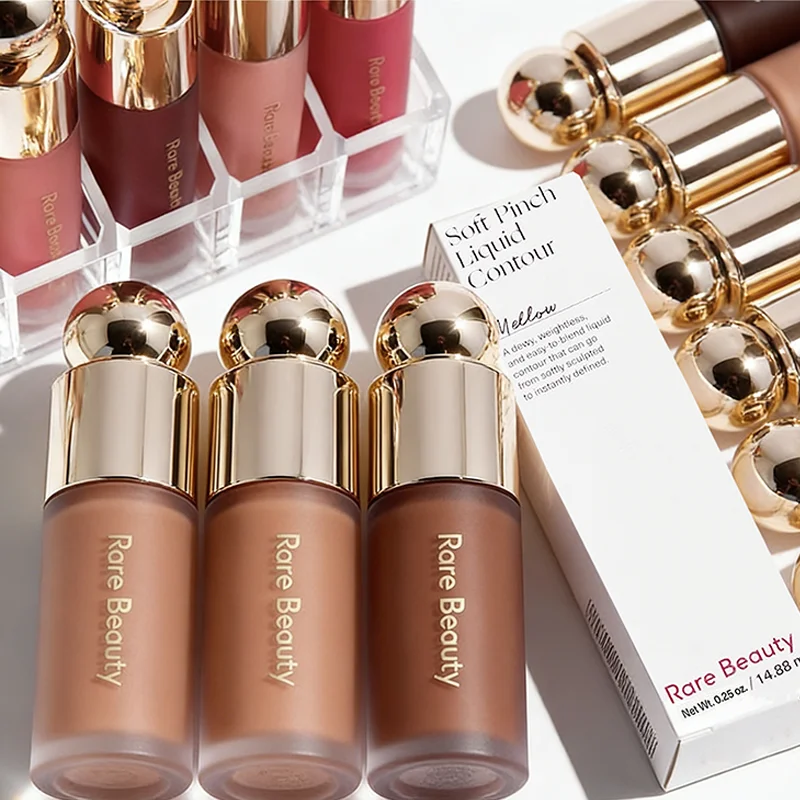 Nouveau Rare Beauty Soft Pinch Liquid Contouring : Redéfinit la structure osseuse, crée un contour naturel tridimensionnel, estompe les ombres pour une peau unifiée.