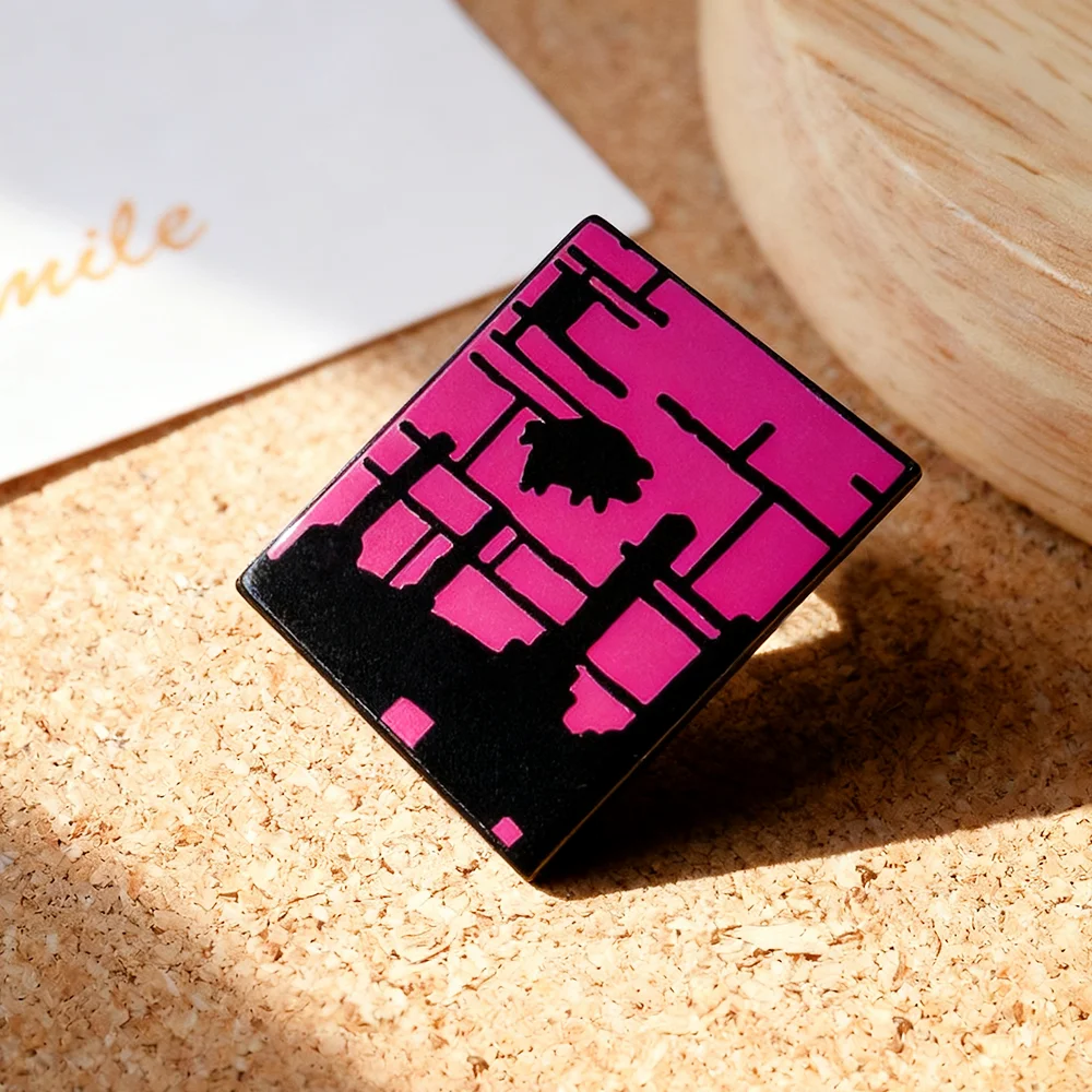 Animal Art Brooch Fashionable Pink & Black Abstract Enamel Pin Creative Cosplay Accessory Gift for Anime Enthusiasts