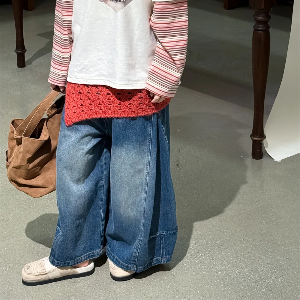 

Детские осенние джинсы, новинка 2023 года, корейские модные повседневные однотонные широкие джинсовые брюки для больших девочек, универсальные весенние брюки