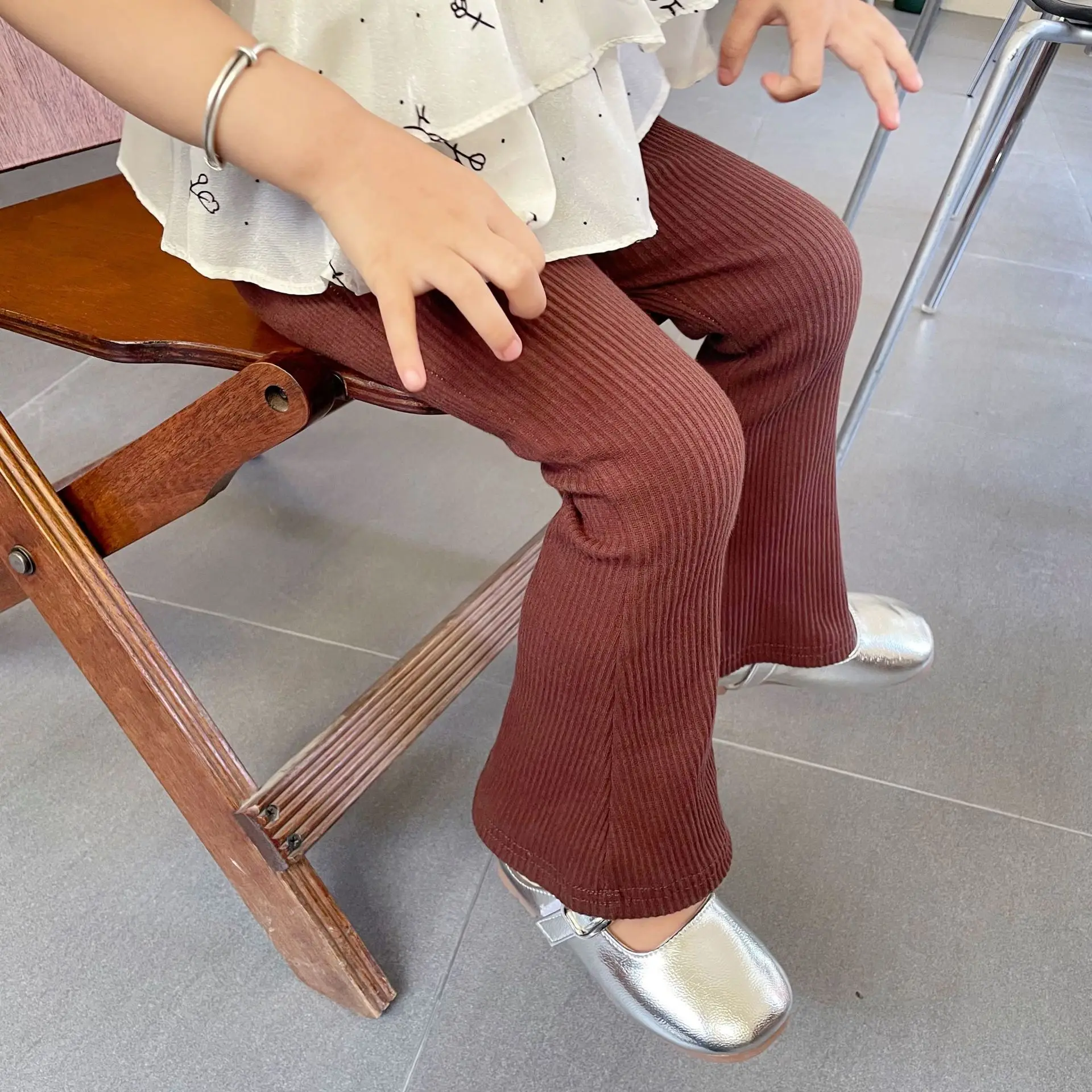 Girls' pants 2024 autumn and winter stylish solid color pit stripe children's pants baby Korean version casual bell bottom pants