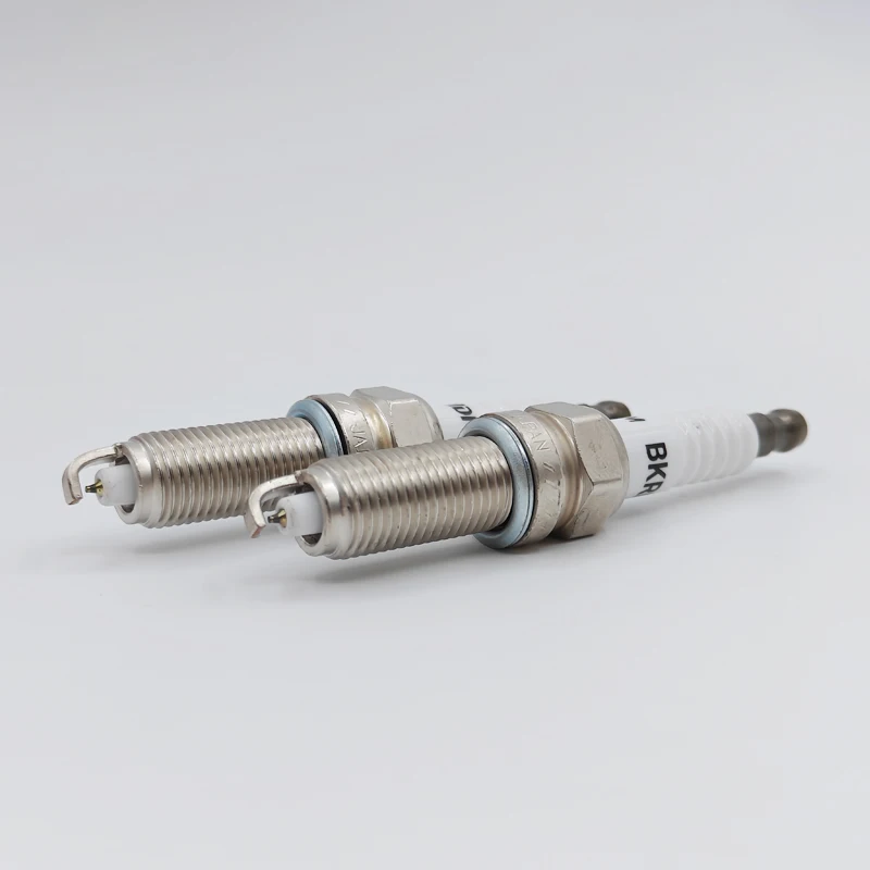 4PCS LZKR6B10E 1578 Iridium Spark Plugs For I20 I30 IX20 Elantra Cee'd Rio Rondo Soul Venga 1.4L For BKREY6BE 15781 LZKR6B-10E