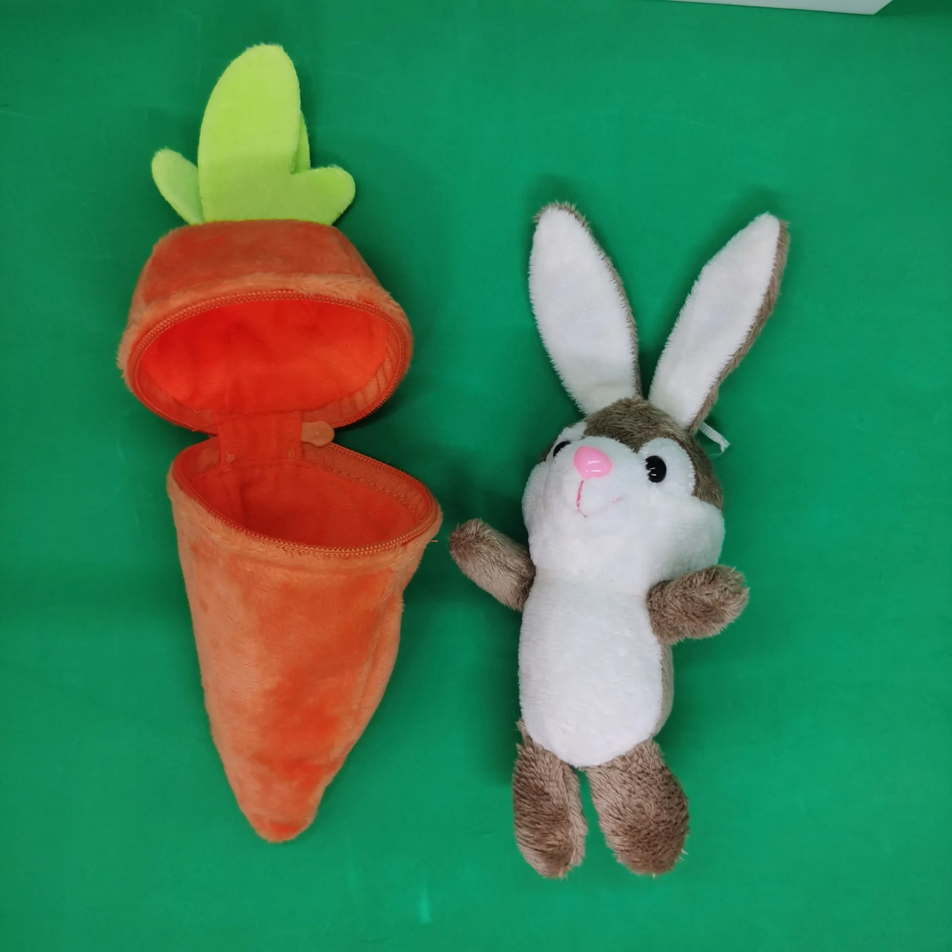 Cute Creative Carrot And Rabbit Plush Doll Detachable Transformed Rabbit Carrot Pendant