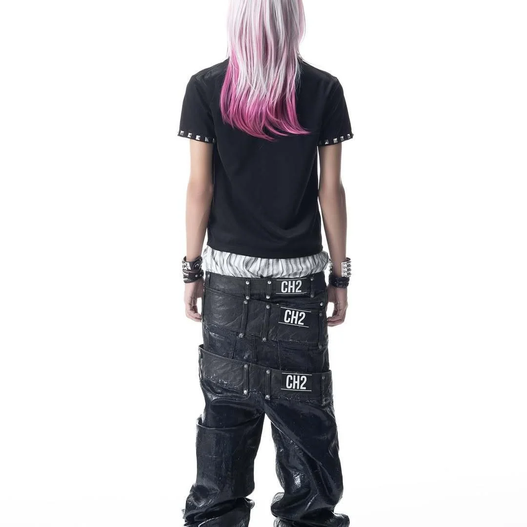تي شيرت Y2K Streetwear Essential بأكمام طويلة ورقبة مستديرة يتميز بتصميم طباعة فرقة Punk ذات حافة داكنة