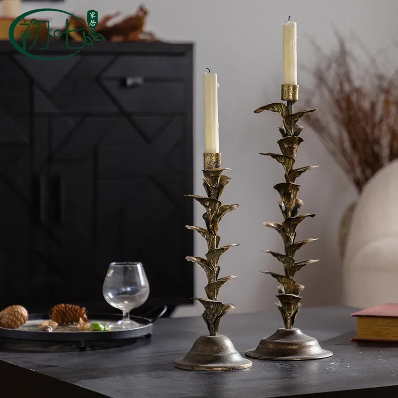 Nordic Style Wrought Iron Vintage Candle Holder Atmospheric Decorative Small Ornament Metal Decoration for B&B Hotel Entrance