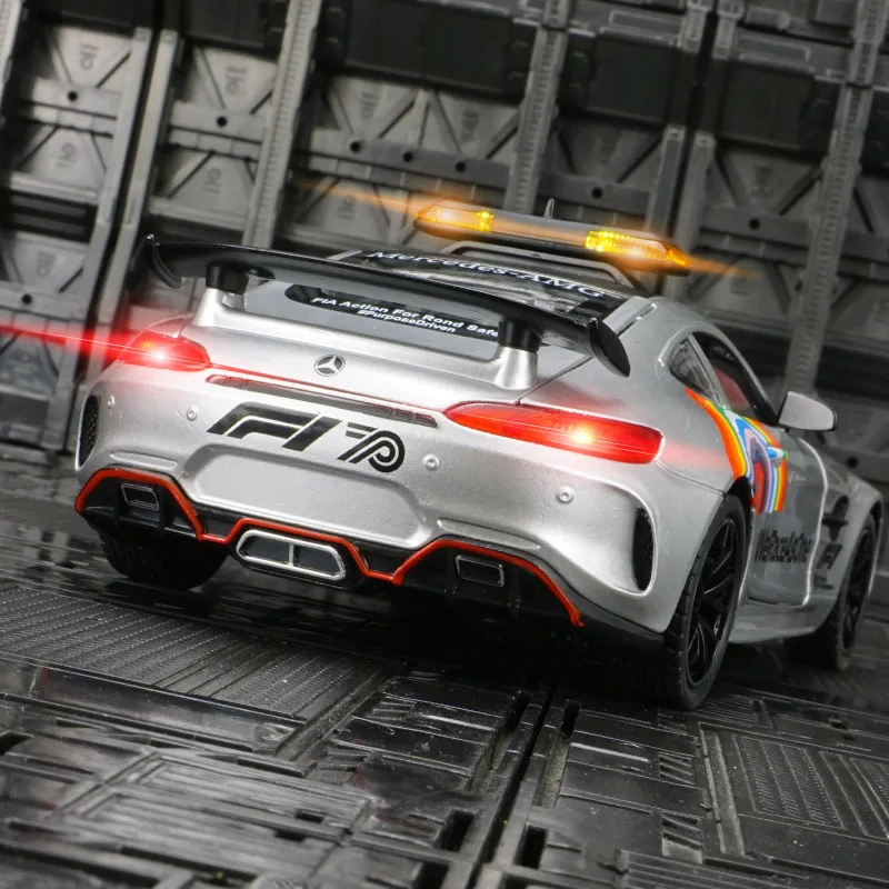 1:24 Mercedes Benz GTR coche de seguridad de carreras colección de adornos de modelo de coche de aleación, puertas y capó de motor, maletero se puede abrir