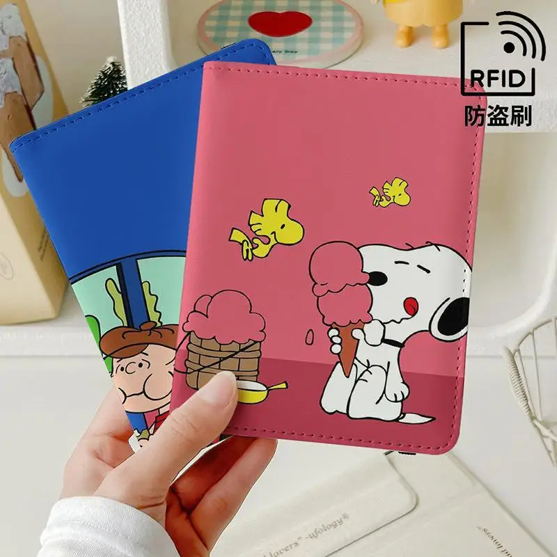 Snoopy – porte-passeport mignon, housse de protection, porte-cartes multifonctionnel, organisateur de documents de voyage portable pour les voyages à l'étranger