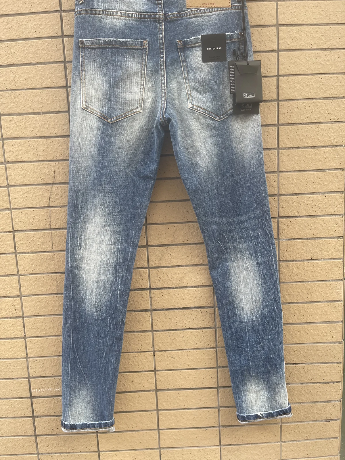 2024 Spring/Summer New D2 Jeans for Men, Washed, Scratched, Patched, Painted, Fashionable, Printed, Small Feet, Blue